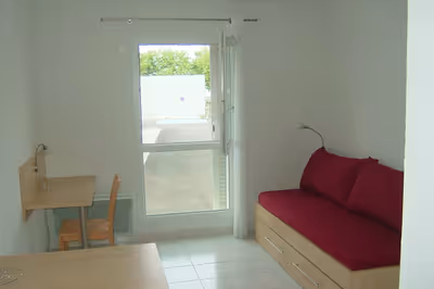 Aménagement d'une autre chambre meublée T1
